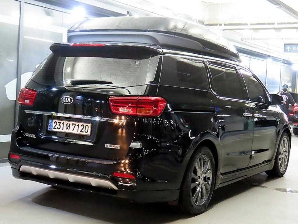 Kia Carnival — miniaturë 4