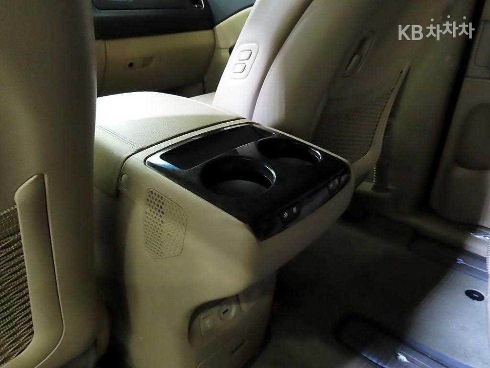 Kia Carnival — miniaturë 15