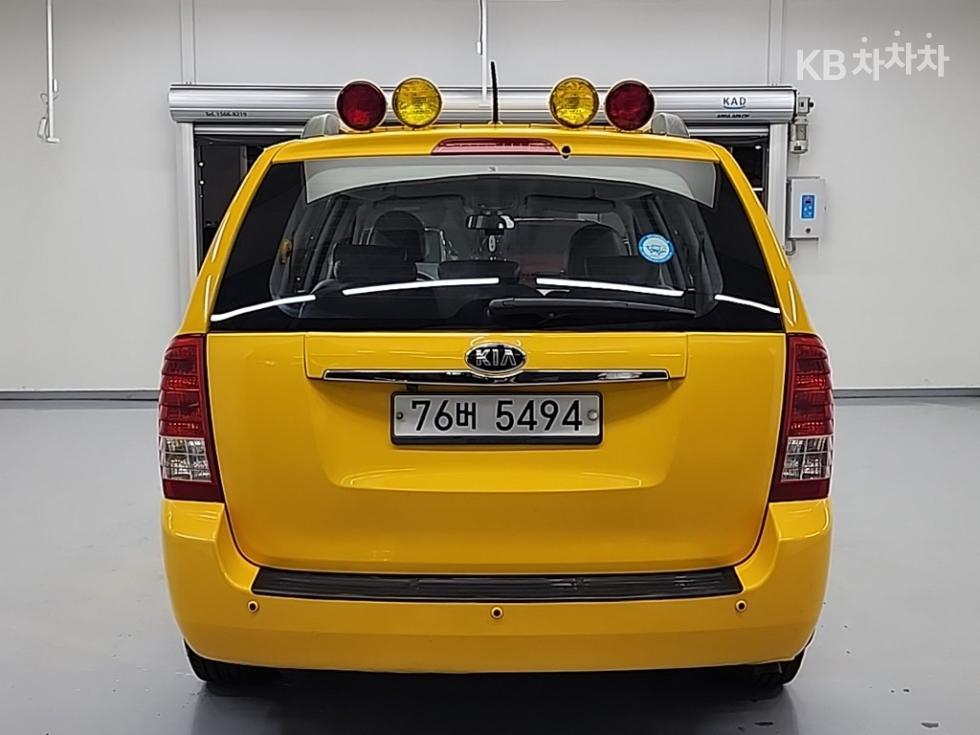 Kia Carnival — miniaturë 3
