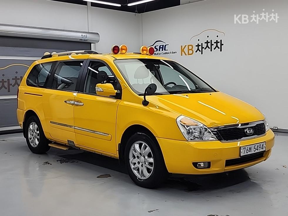 Kia Carnival — miniaturë 4