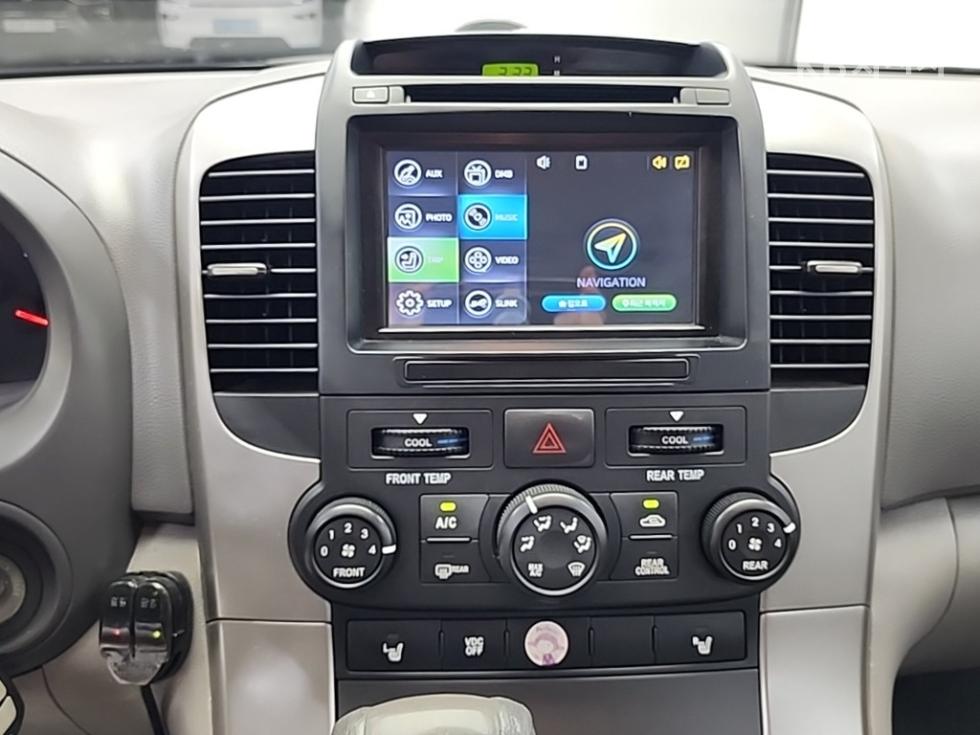 Kia Carnival — miniaturë 10
