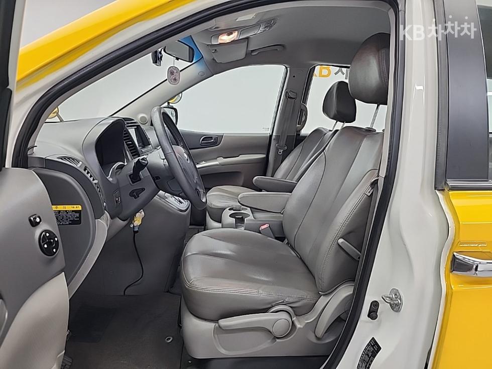 Kia Carnival — miniaturë 11