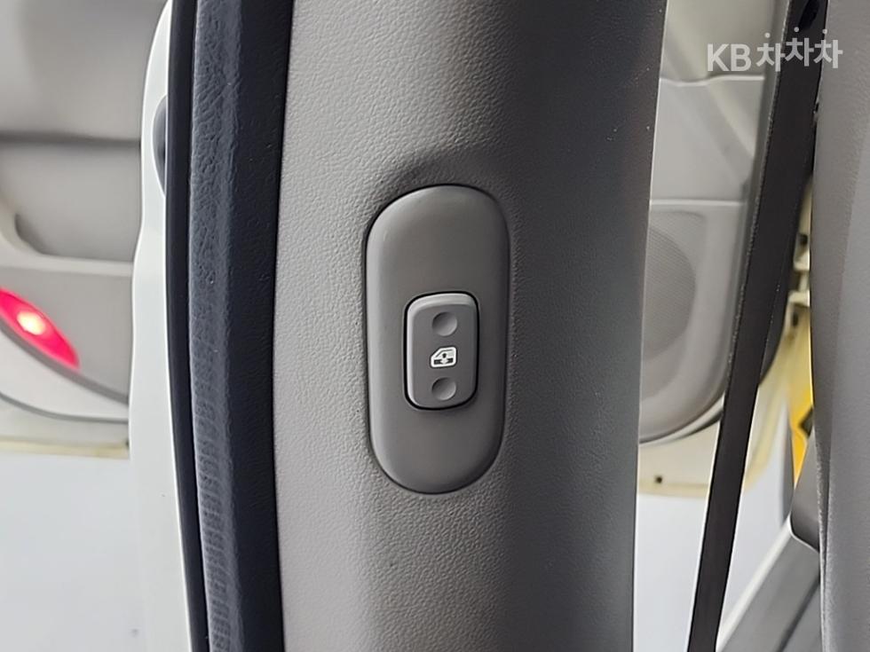 Kia Carnival — miniaturë 15