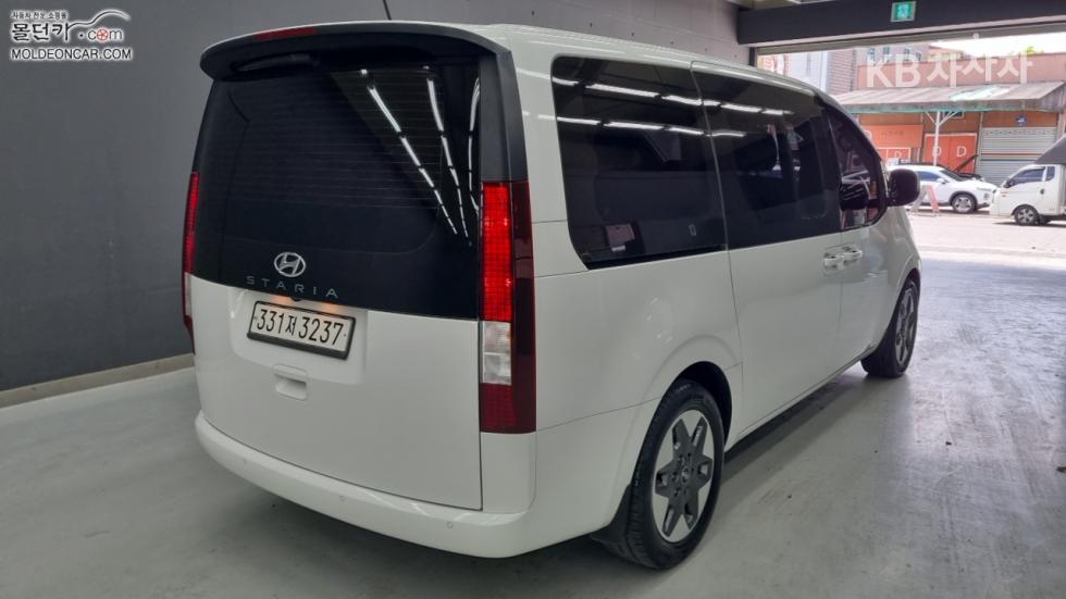 Hyundai Staria — miniaturë 2