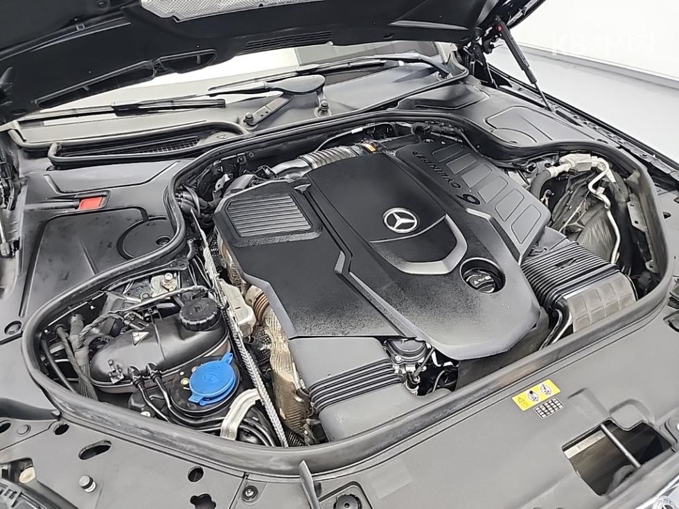 2020 Mercedes-Benz S photo