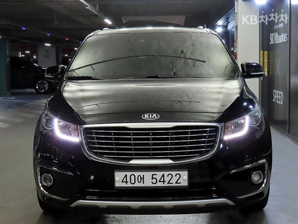 Kia Carnival — miniaturë 2