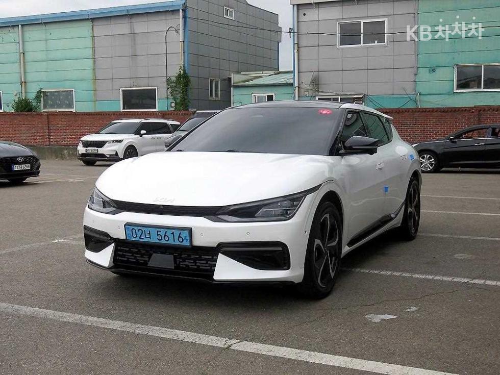 기아 EV6 2022년식 기아 EV6 롱 레인지 4WD GT-Line