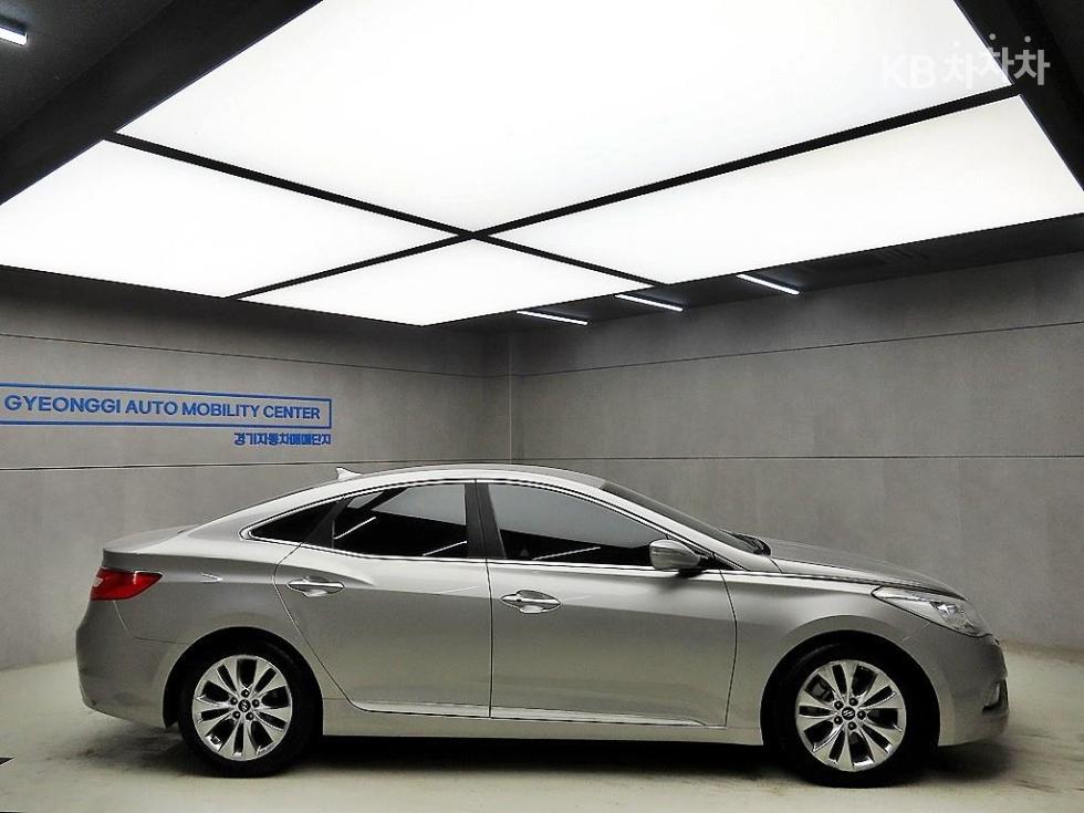 2011 Hyundai HG photo