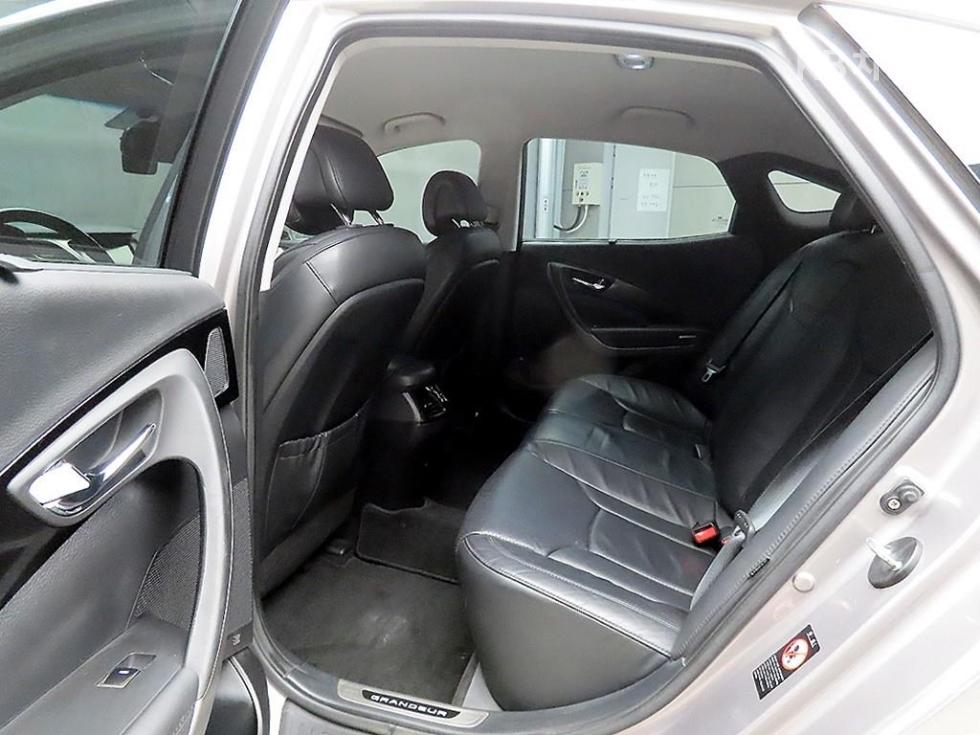 2011 Hyundai HG photo