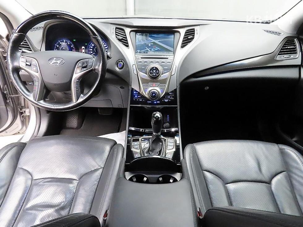 2011 Hyundai HG photo