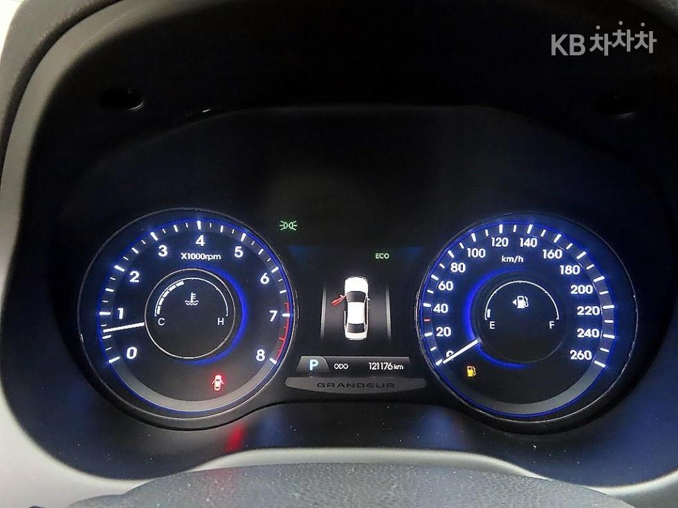 2011 Hyundai HG photo