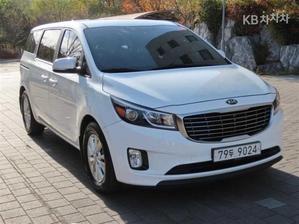 Kia Carnival — miniaturë 2