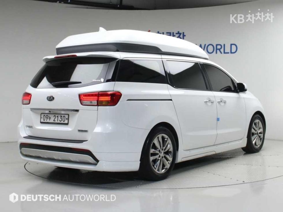 Kia Carnival — miniaturë 2