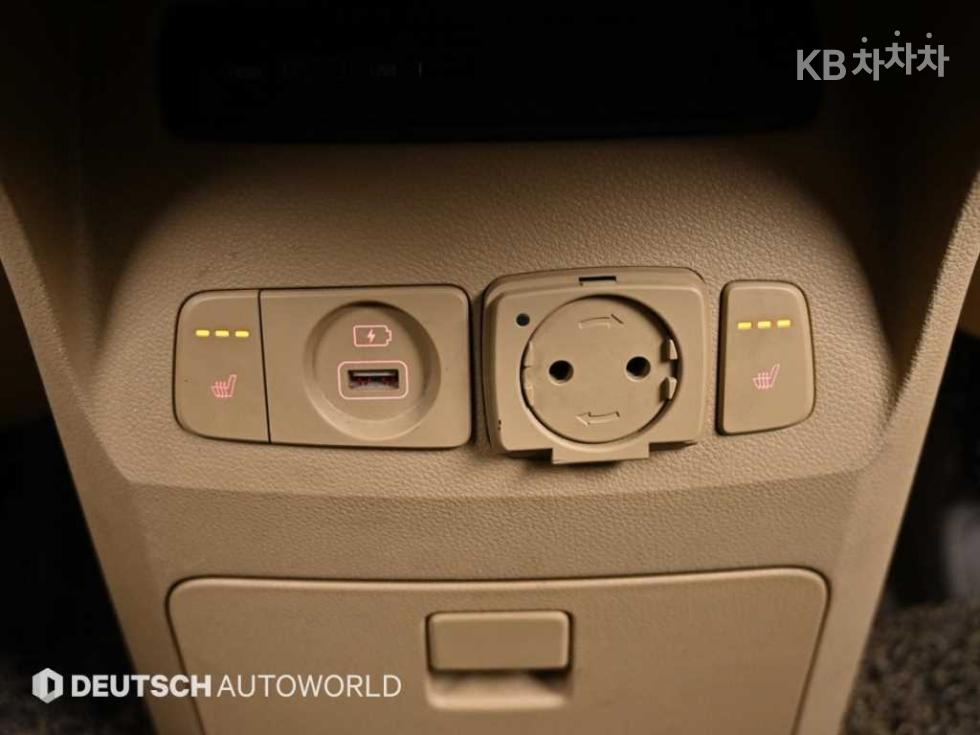 Kia Carnival — miniaturë 15