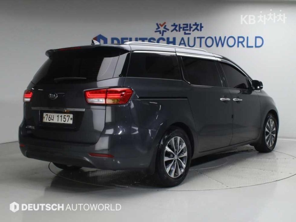 Kia Carnival — miniaturë 2