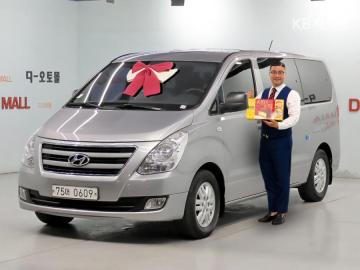 Hyundai Starex 12인승 왜건 CVX — foto 1