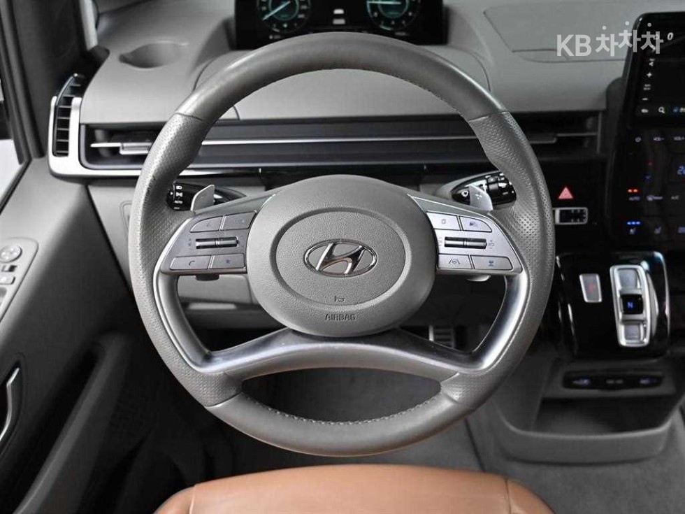 Hyundai Staria — miniaturë 13