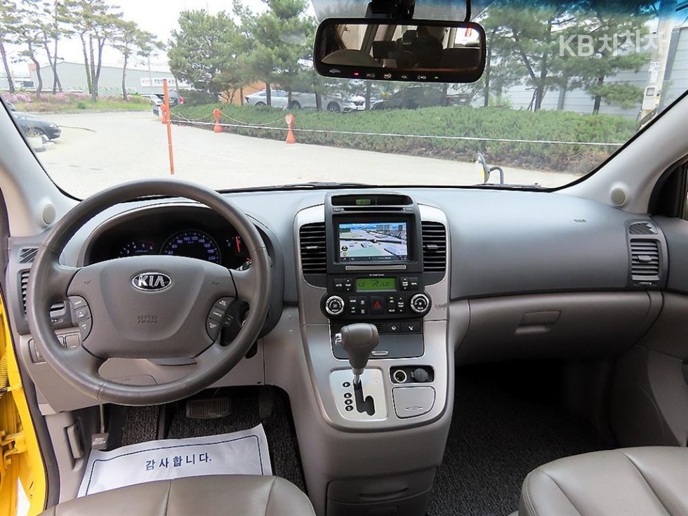 Kia Carnival — miniaturë 8
