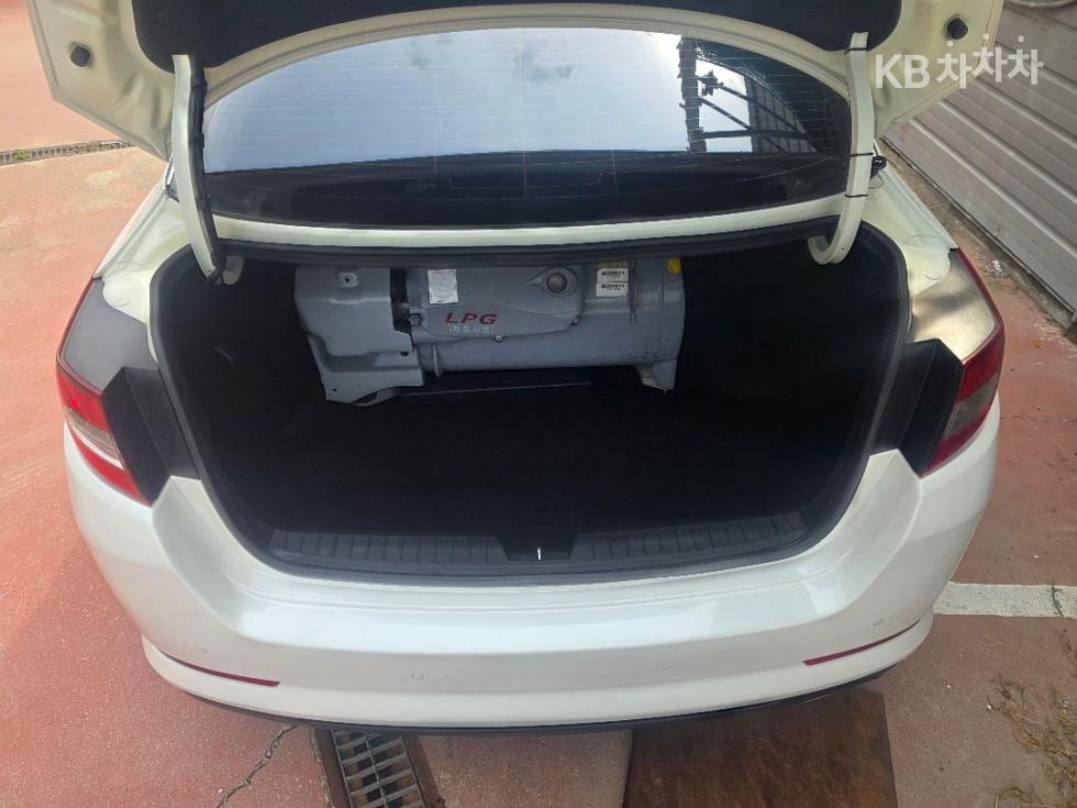 Kia K5 — miniaturë 18