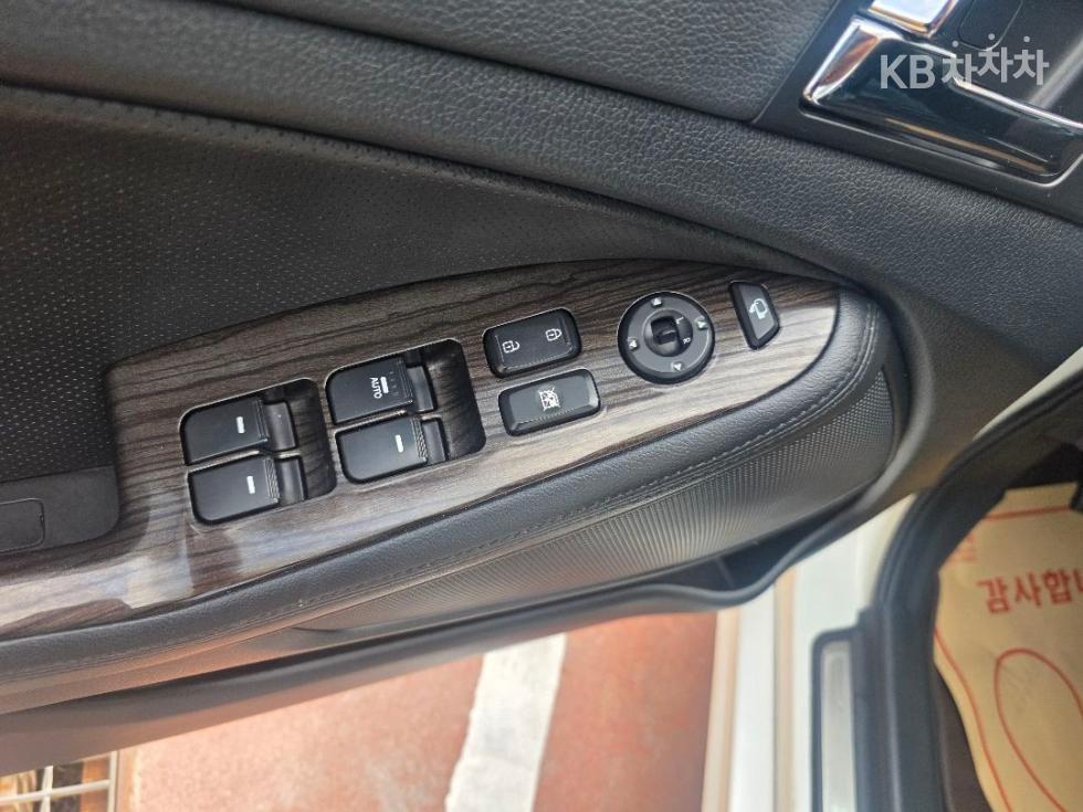 Kia K5 — miniaturë 13