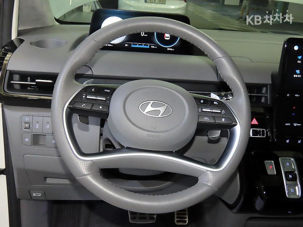 Hyundai Staria — miniaturë 13
