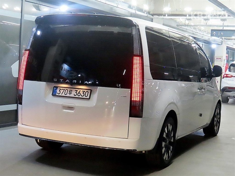 Hyundai Staria — miniaturë 14