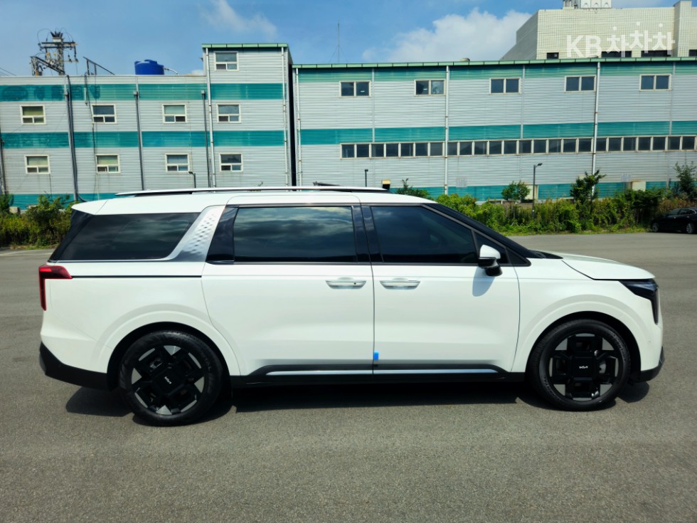 Kia Carnival — miniaturë 29