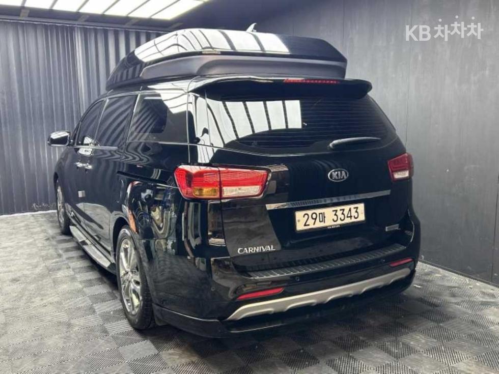 Kia Carnival — miniaturë 3