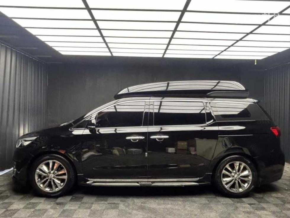 Kia Carnival — miniaturë 4