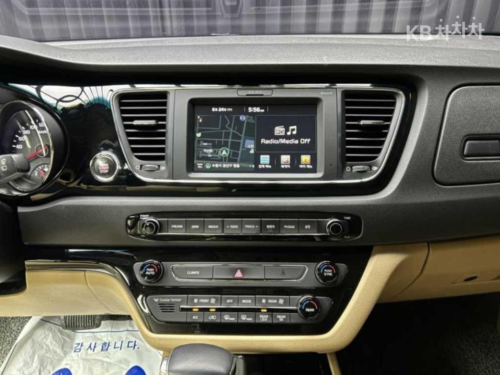 Kia Carnival — miniaturë 10