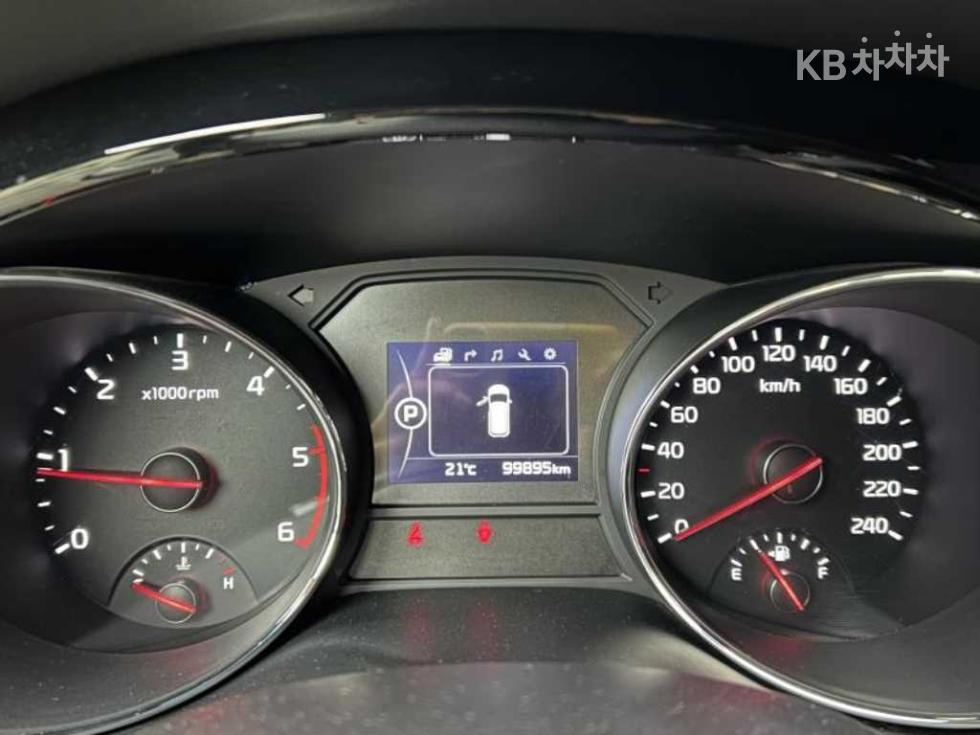 Kia Carnival — miniaturë 15