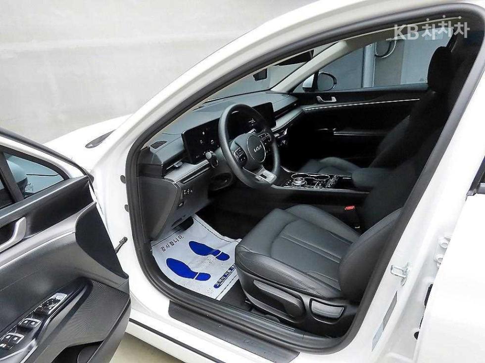 2024 Kia K5 3 photo