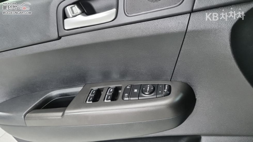 Kia Sportage — miniaturë 17