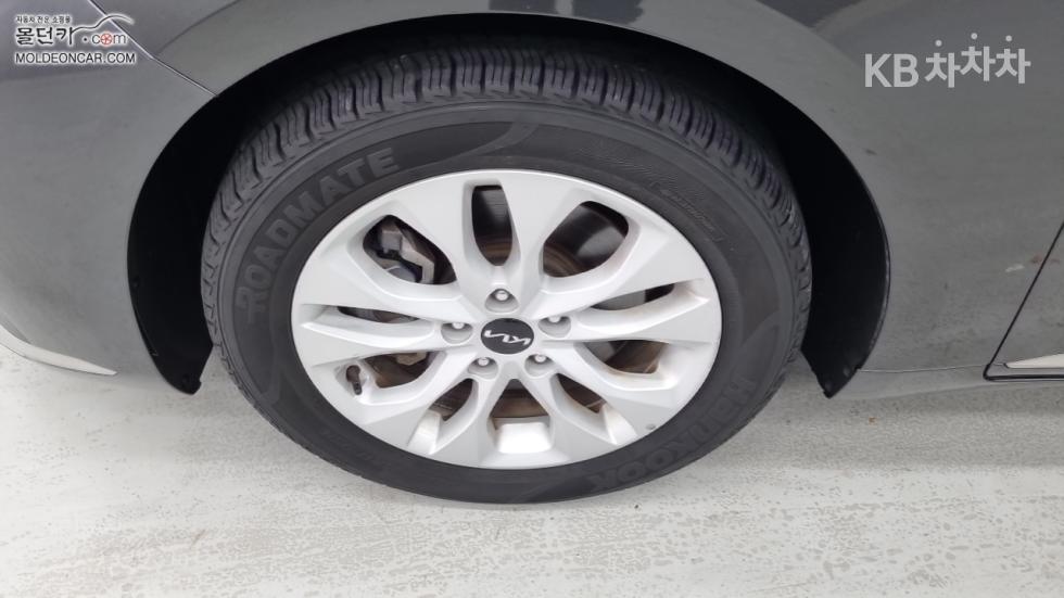 Kia K8 — miniaturë 6