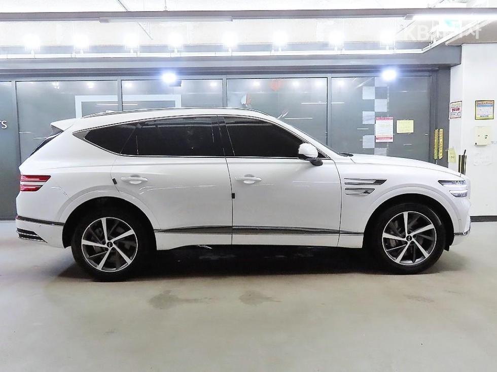 2025 Genesis GV80 photo