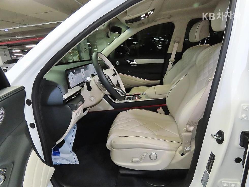 2025 Genesis GV80 photo