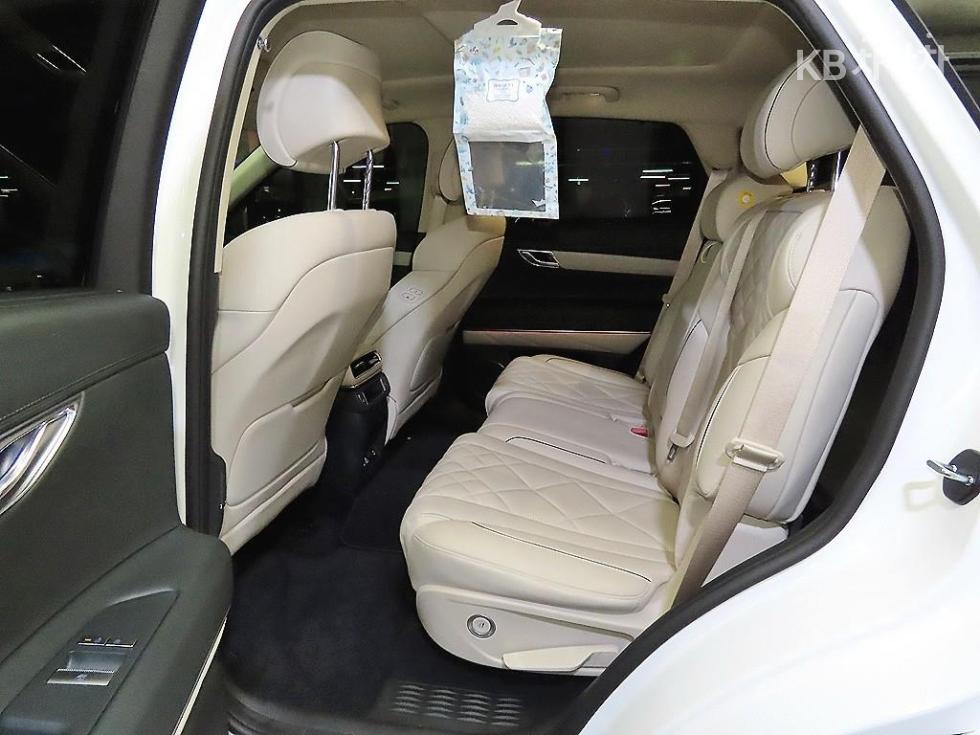 2025 Genesis GV80 photo