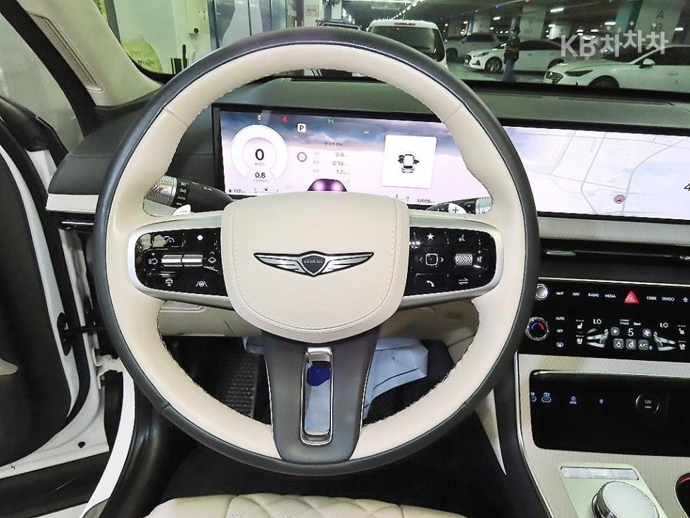 2025 Genesis GV80 photo