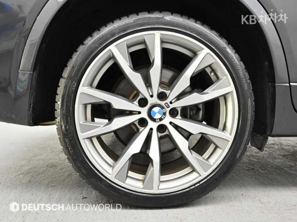 BMW X4 — miniaturë 5