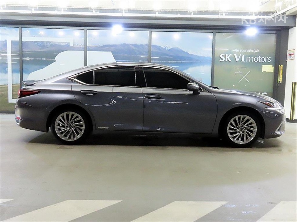 Lexus Es 300H 2019 photo 3