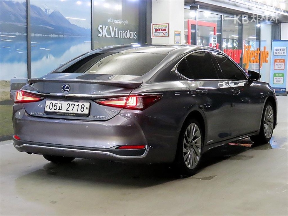 Lexus Es 300H 2019 photo 4