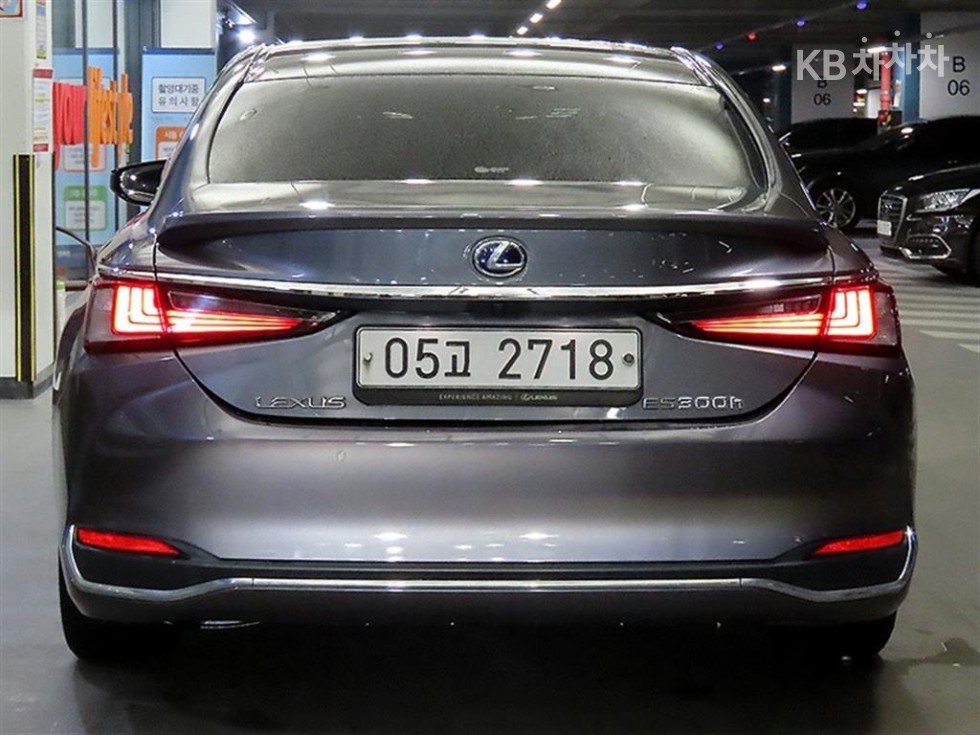 Lexus Es 300H 2019 photo 5