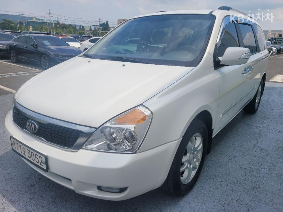 Kia Carnival — miniaturë 2
