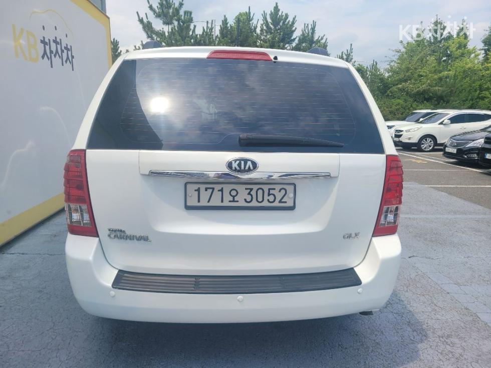 Kia Carnival — miniaturë 3