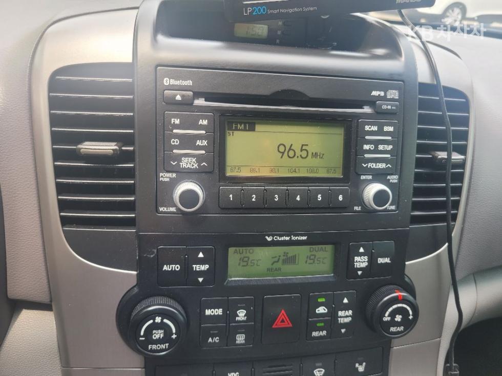 Kia Carnival — miniaturë 12