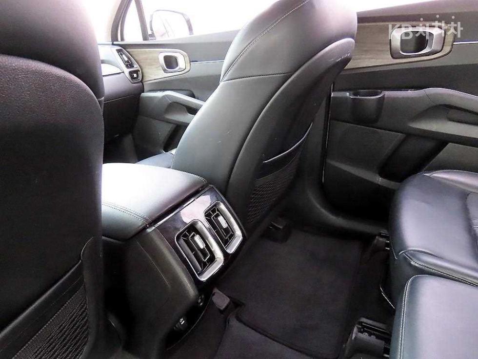 Kia Sorento — miniaturë 17