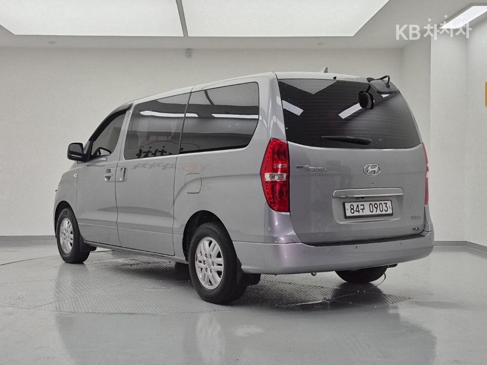 Hyundai Starex — miniaturë 3