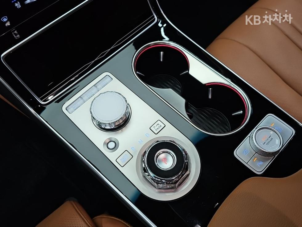 2024 Genesis GV80 photo