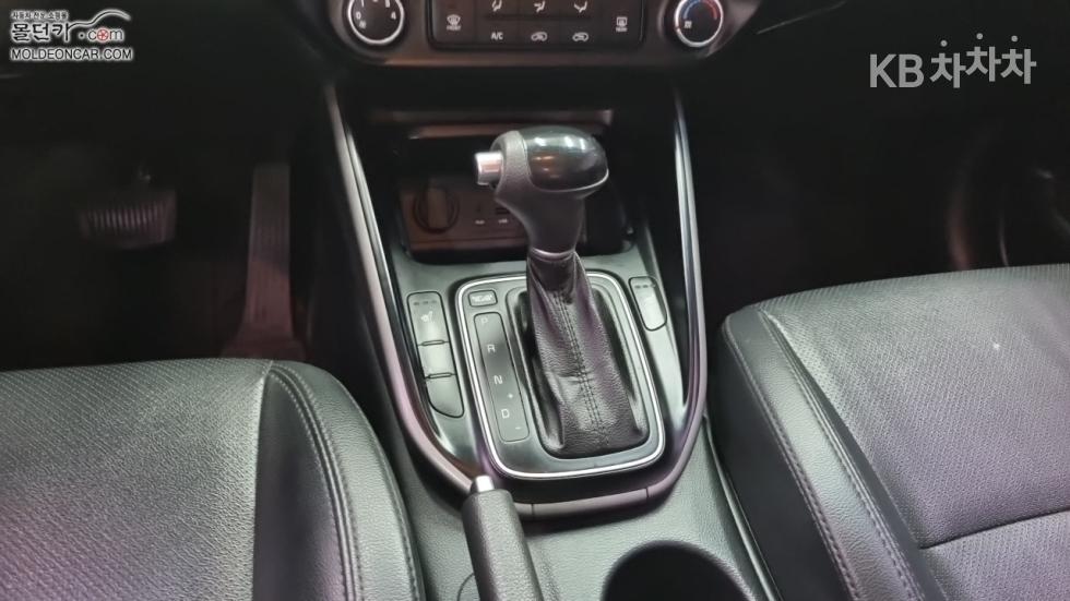 Kia Carens — miniaturë 14
