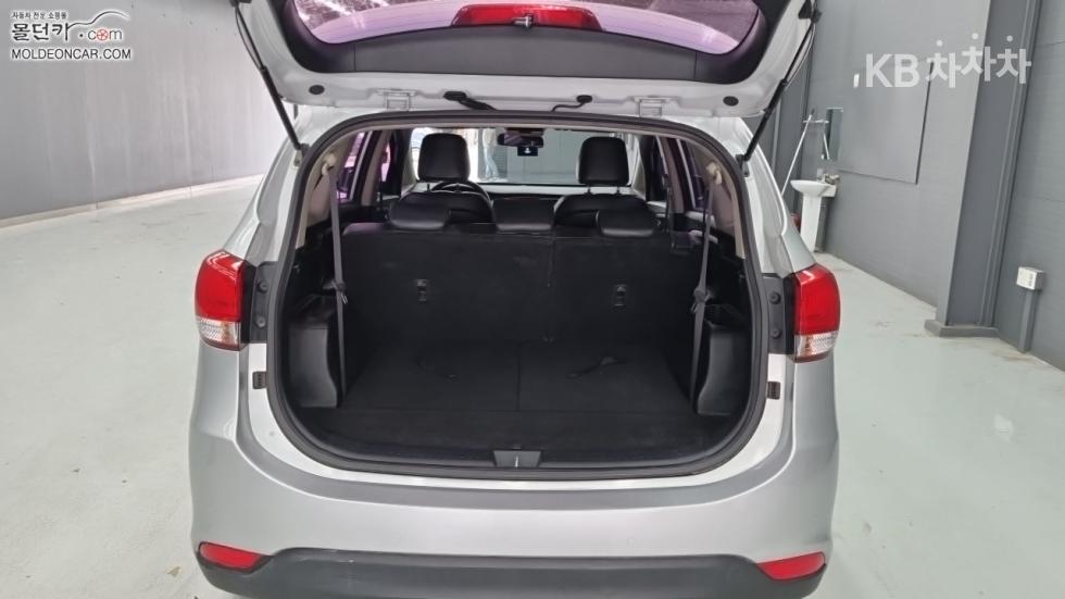 Kia Carens — miniaturë 18